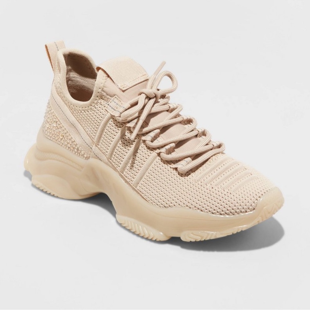 Mad love women’s Mandy sneakers color blush NWT